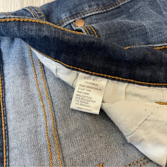 Judy Blue JB82251DK Relaxed Fit Straight Leg Stretch Jeans Women’s Size 14W - Picture 7 of 12
